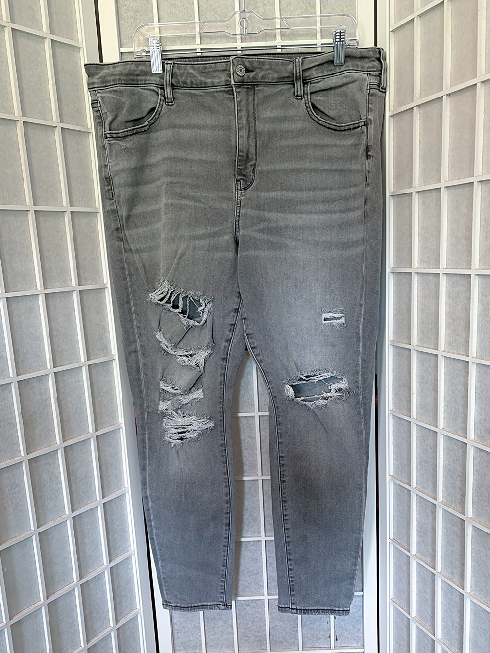 American Eagle Distressed Women’s Gray Stretch Skinny Jeans 18 Short